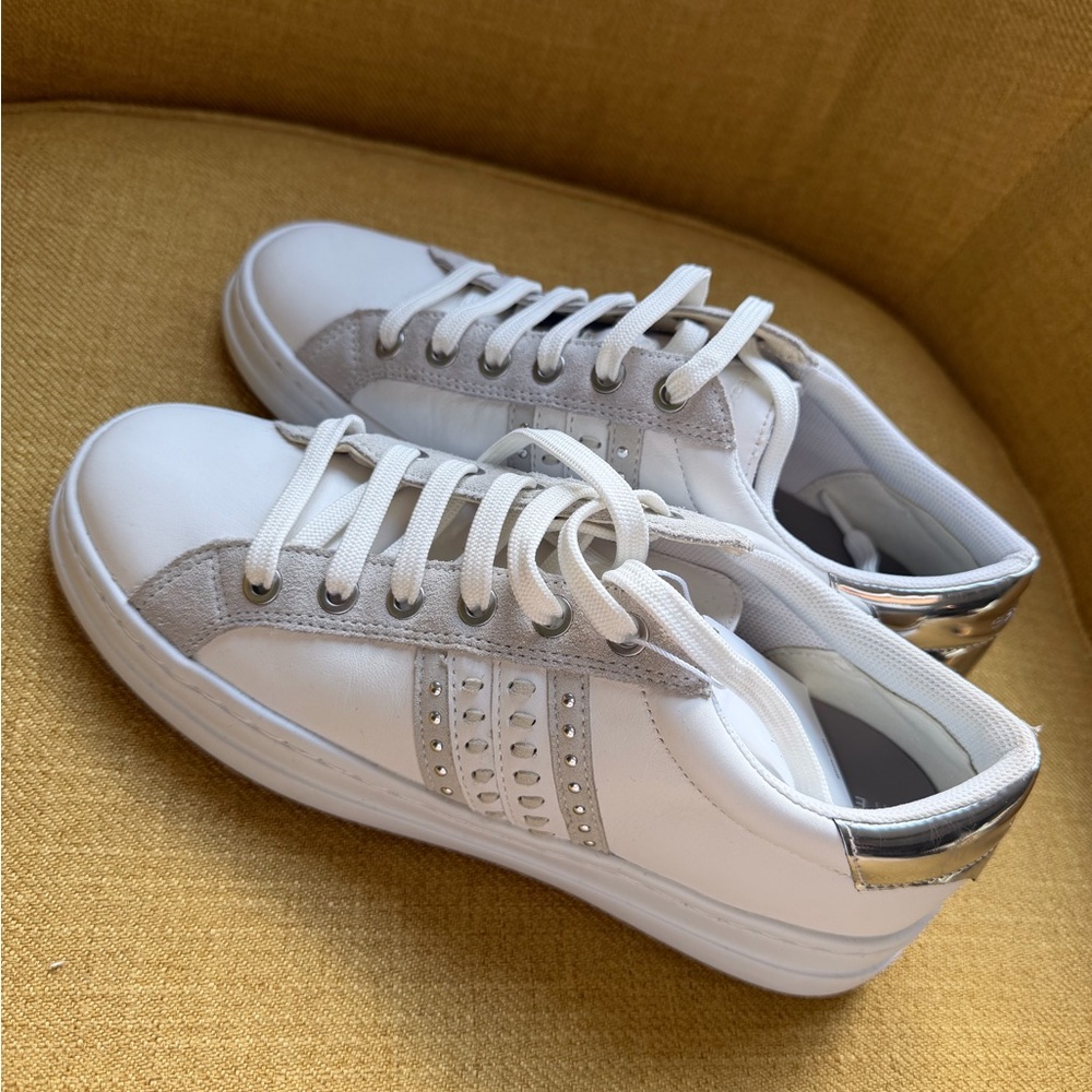 Geox White Sneakers with Silver details